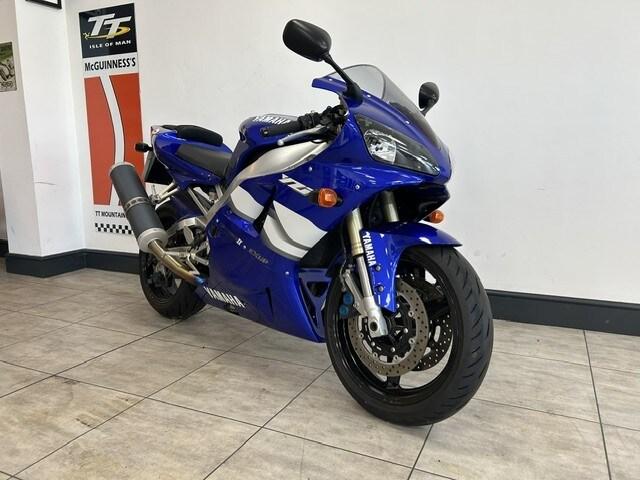 YAMAHA R1  2000