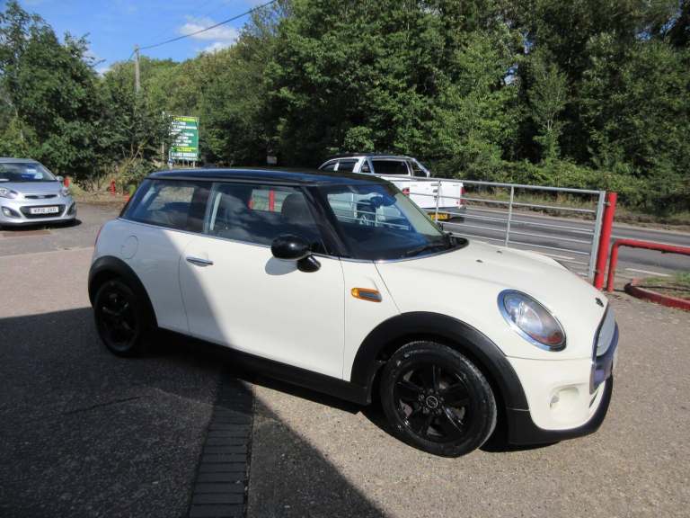 2015 MINI Hatch 1.5 Cooper D 3dr HATCHBACK Diesel Manual