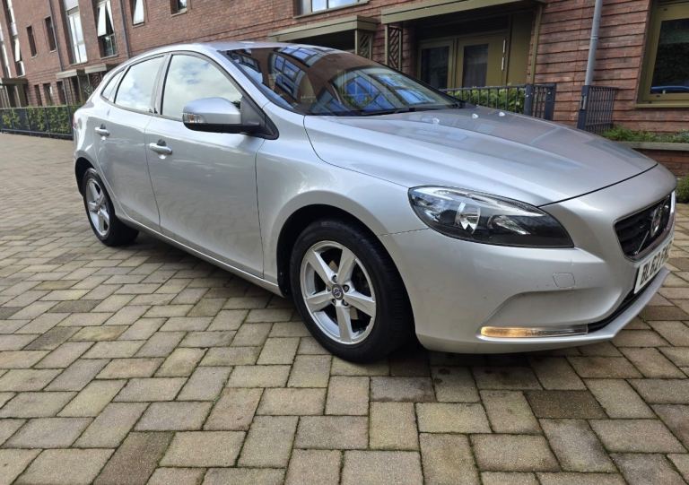 Volvo, V40, Hatchback, 2013, Manual, 1560 (cc), 5 doors