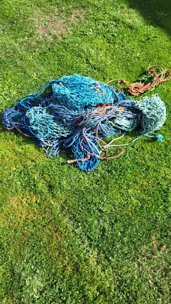 12 Hay nets