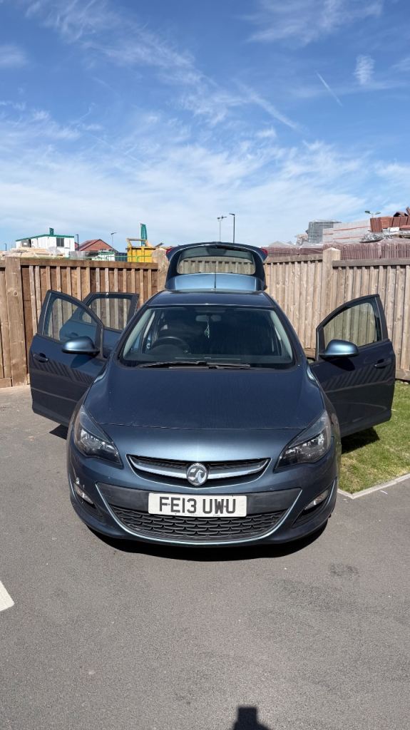 Vauxhall, ASTRA, Hatchback, 2013, Manual, 1598 (cc), 5 doors