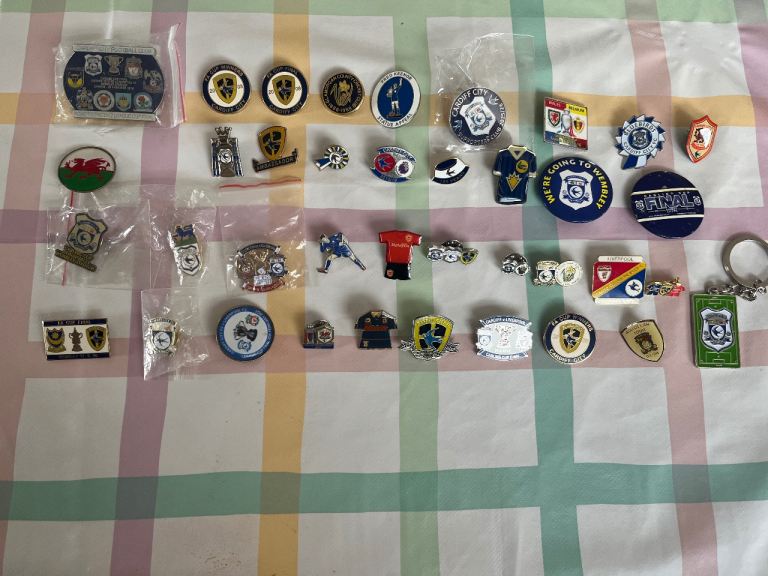 Cardiff City football club job lot of badges - fa cup , shirt badges, bucket hat badges etc