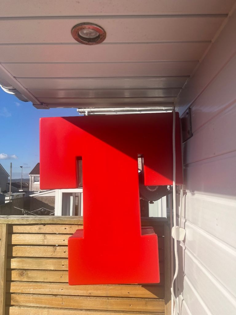 Tennant lager sign