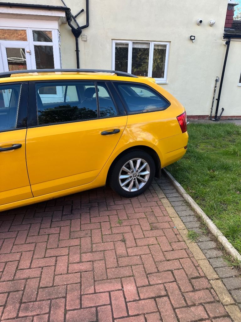 Skoda, OCTAVIA, Estate, 2014, Manual, 1598 (cc), 5 doors