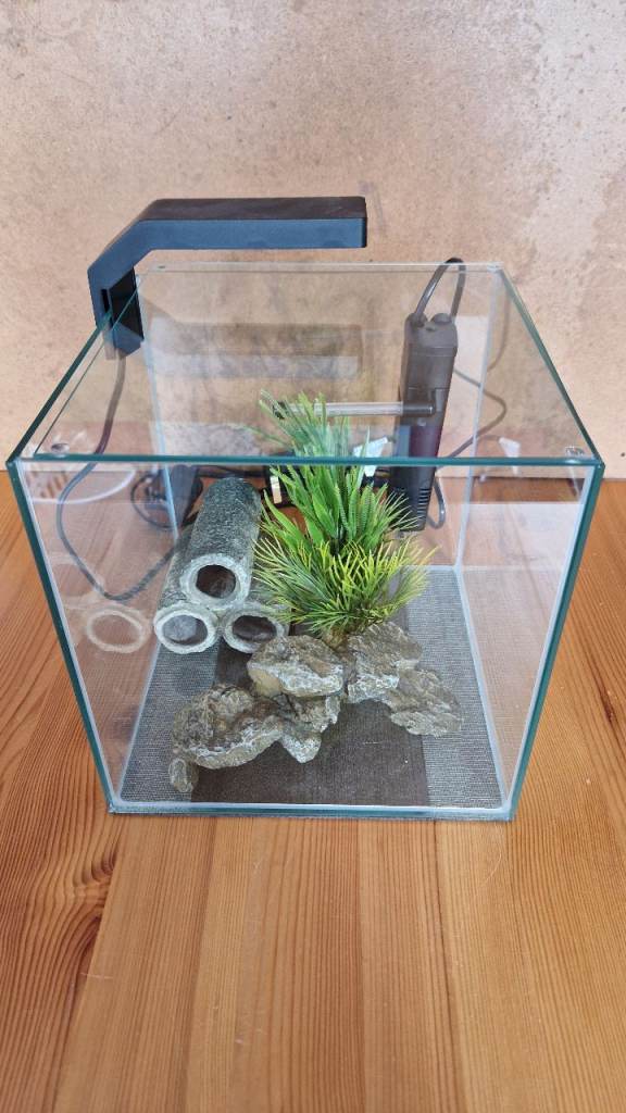 15 Litre Cube Aquarium with Filter and Light