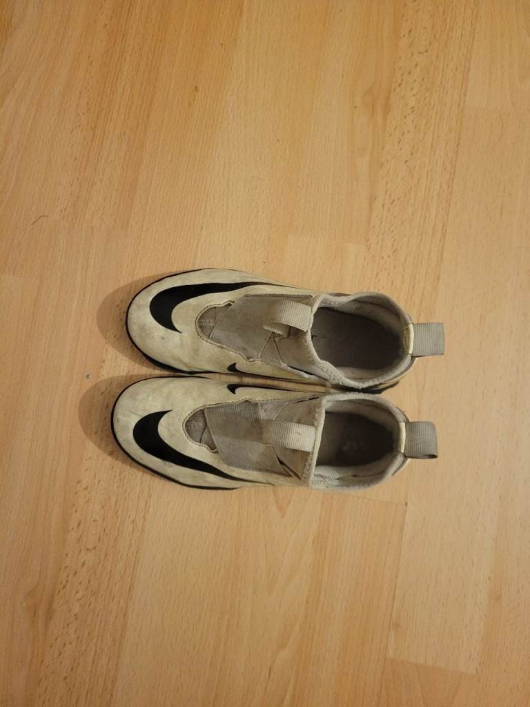 Kids Astro Football Trainers Nike