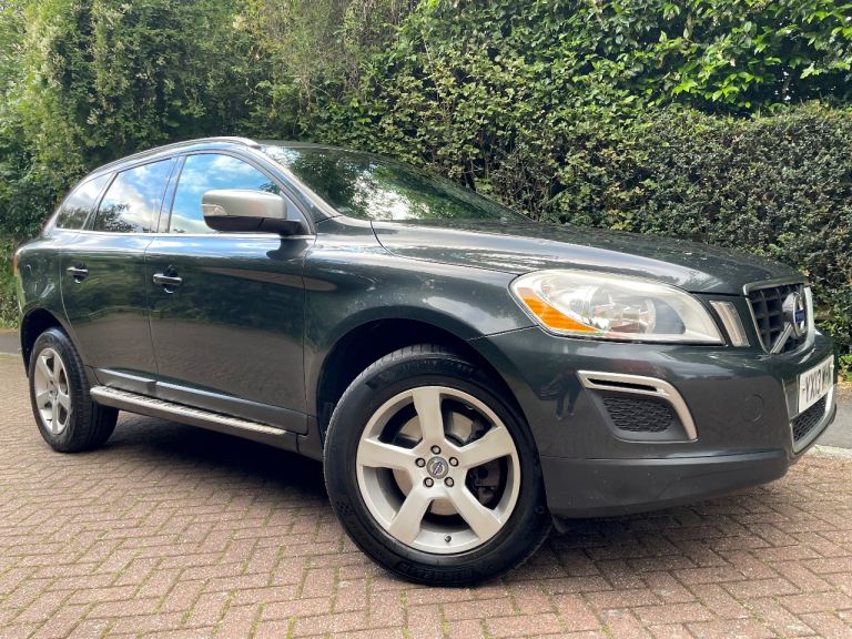 VOLVO XC60 2.0 D4 R DESIGN SUV MANUAL-FULL MOT**LEATHERS**SIDESTEPS**CAMBELT CHANGED 