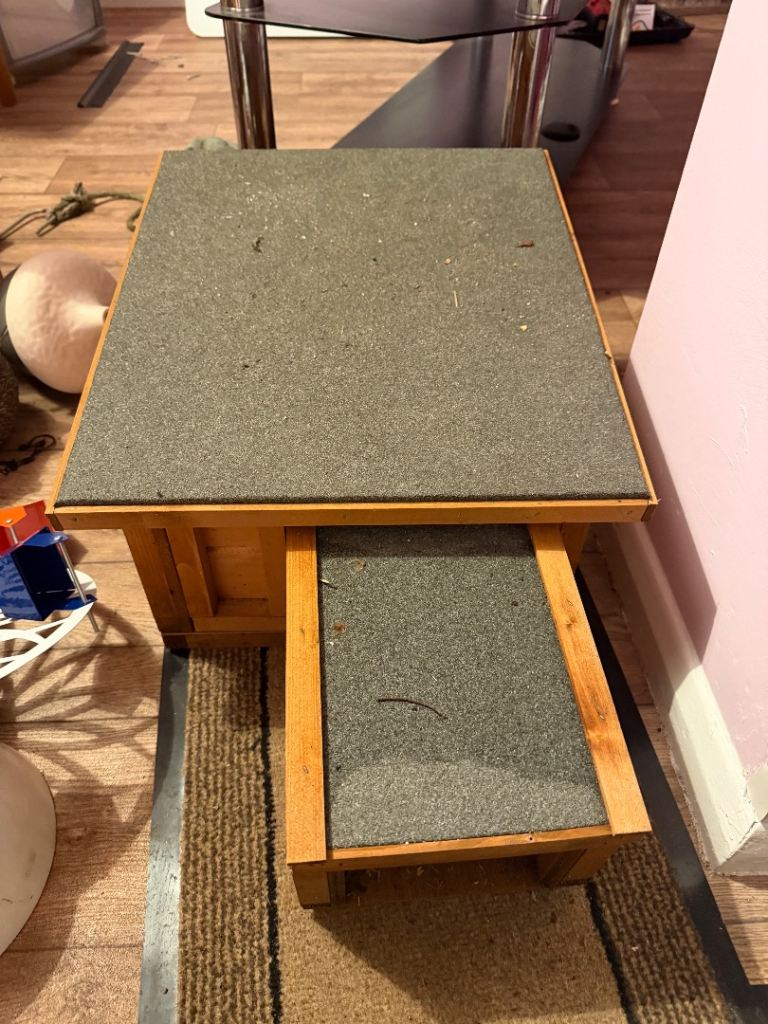 Not had long large hutch compsny hedgehog house was 47