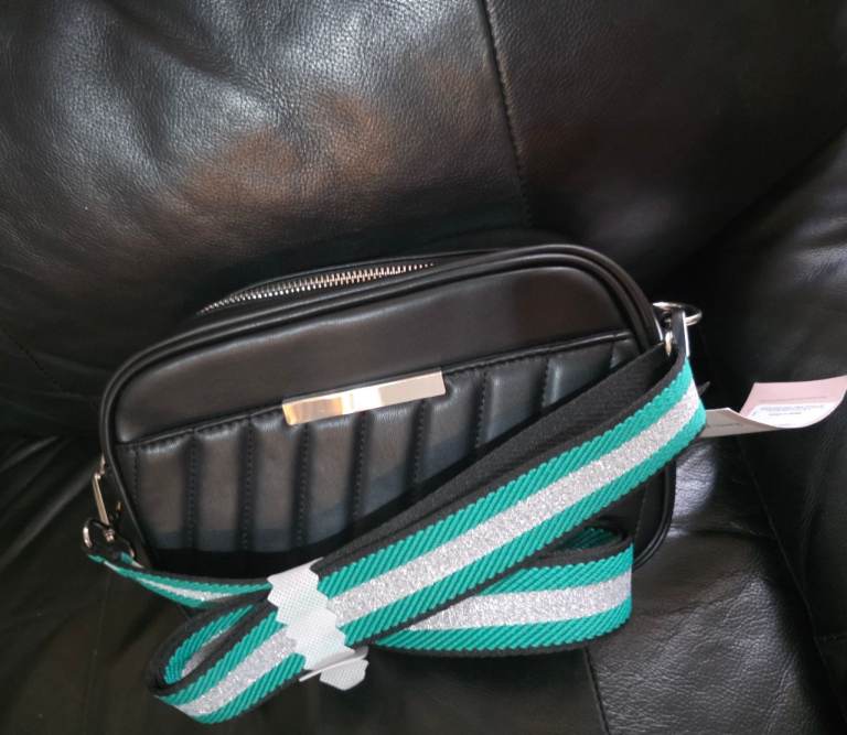 CROSSBAG NEW WITH TAG 