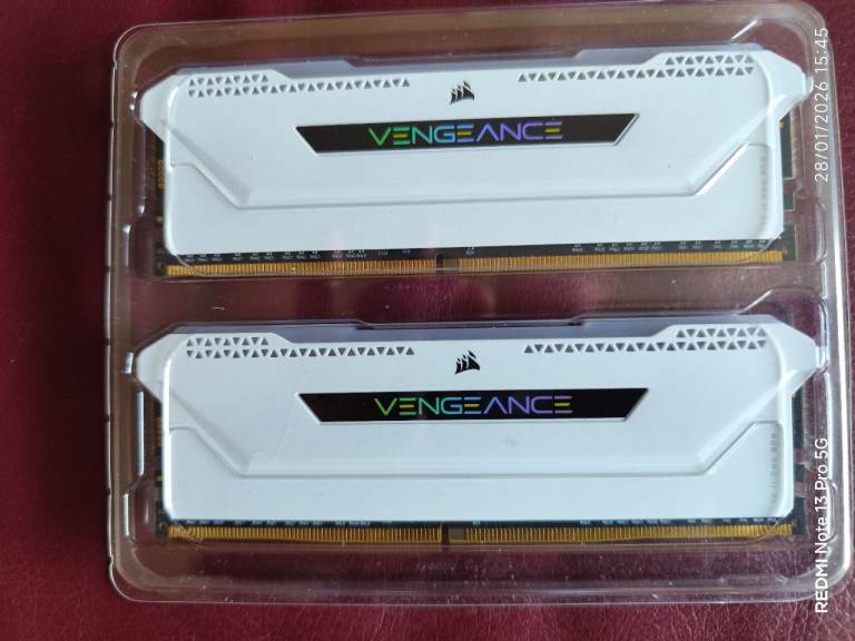 Corsair Vengeance RGB PRO SL DDR4 16GB (2x8GB) 3600MHz Memory (White)