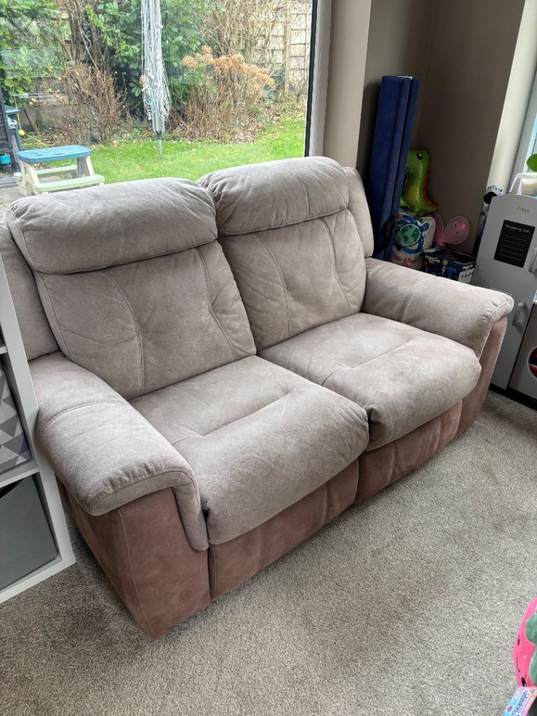 Electric recliner sofa