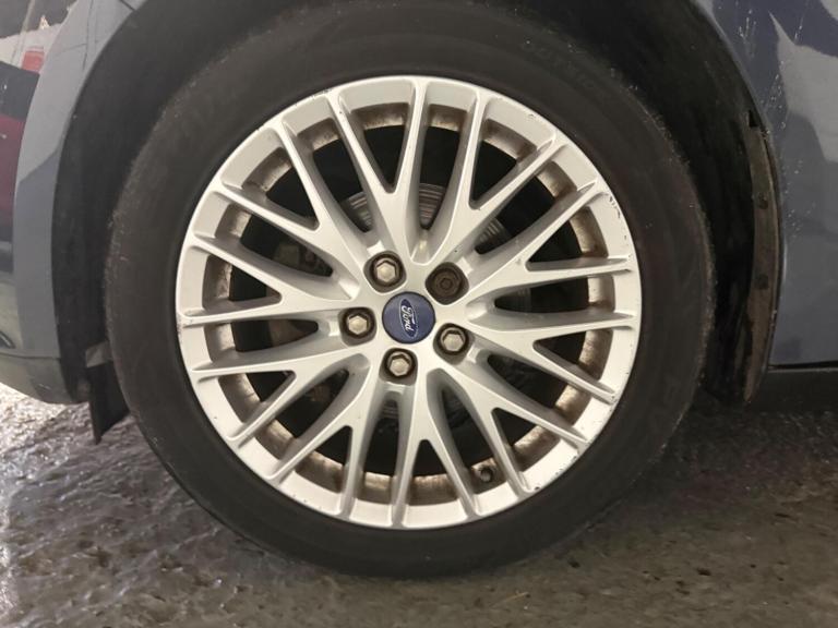 2011 Ford Focus 1.6 125 Zetec 5dr HATCHBACK PETROL Manual