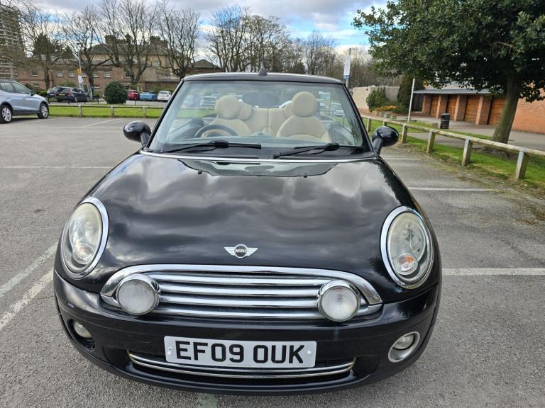 MINI 1.6 COOPER CONVERTIBLE PETROL WITH SERVICE HISTORY LEATHER 