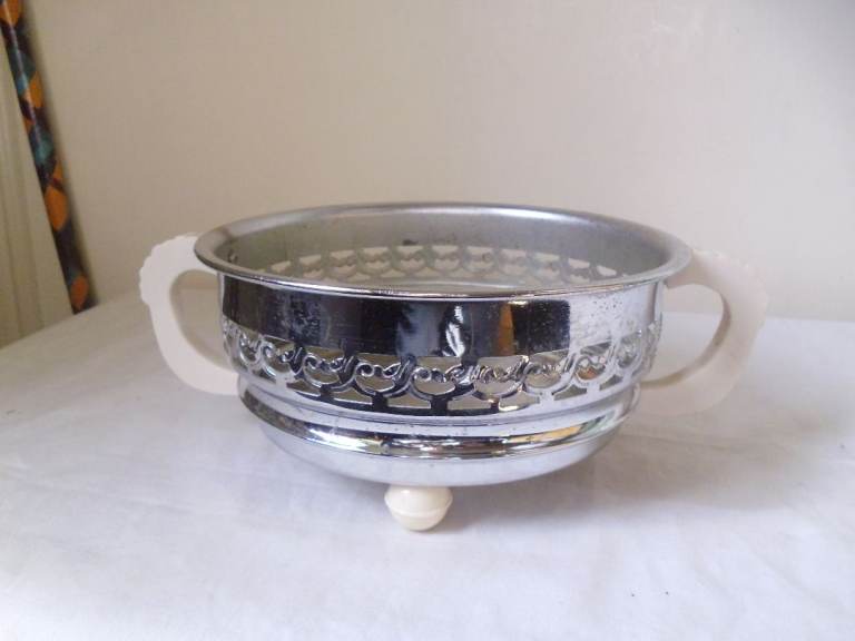 1950/60'S CHROME BOWL / PLANT HOLDER.,MADE BY CELTIC QUALITY PLATE.