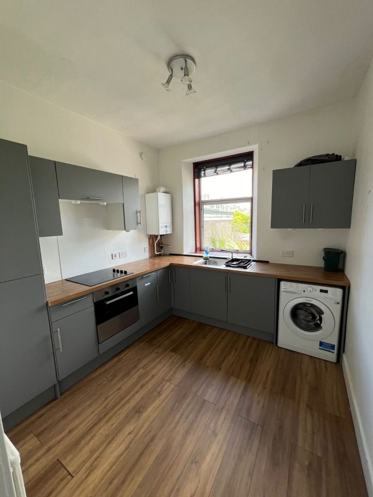 Recently refurbished 1 bed flat on Rosemount Place 