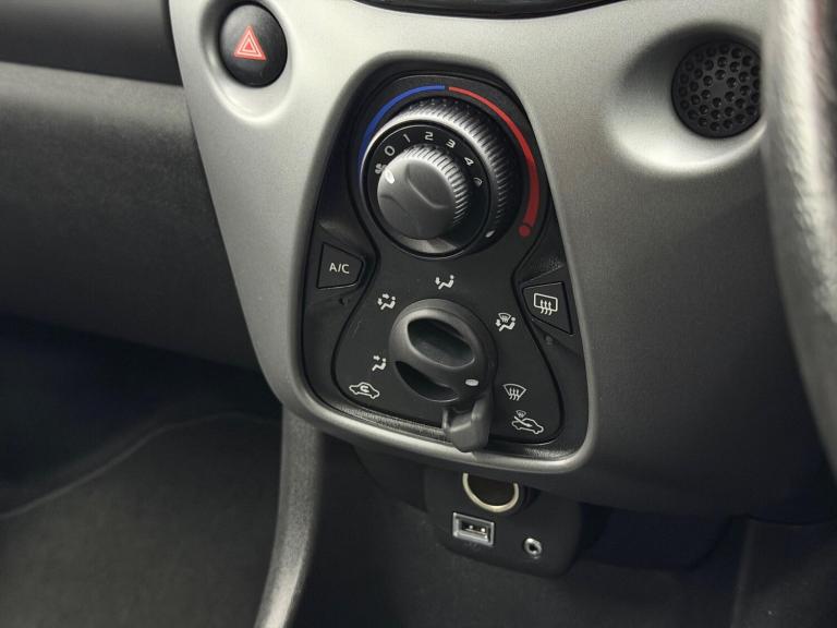 2018 Toyota AYGO 1.0 VVT-i X-Play 5dr HATCHBACK PETROL Manual