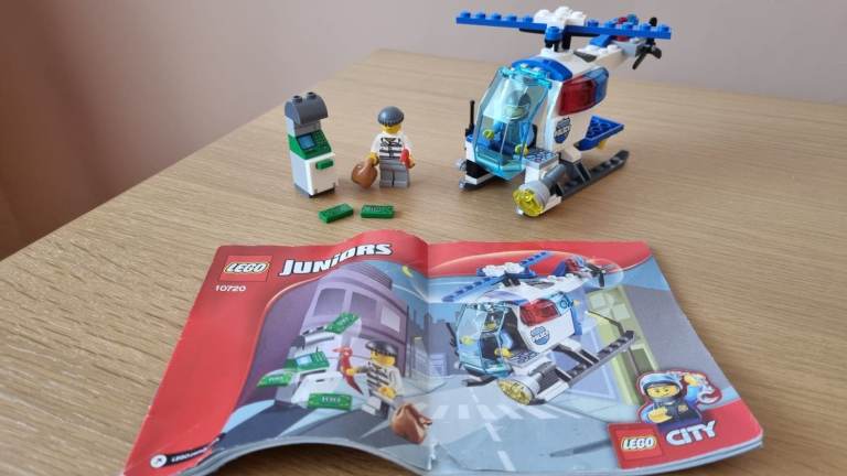LEGO Juniors City Police Helicopter chase, set 10720