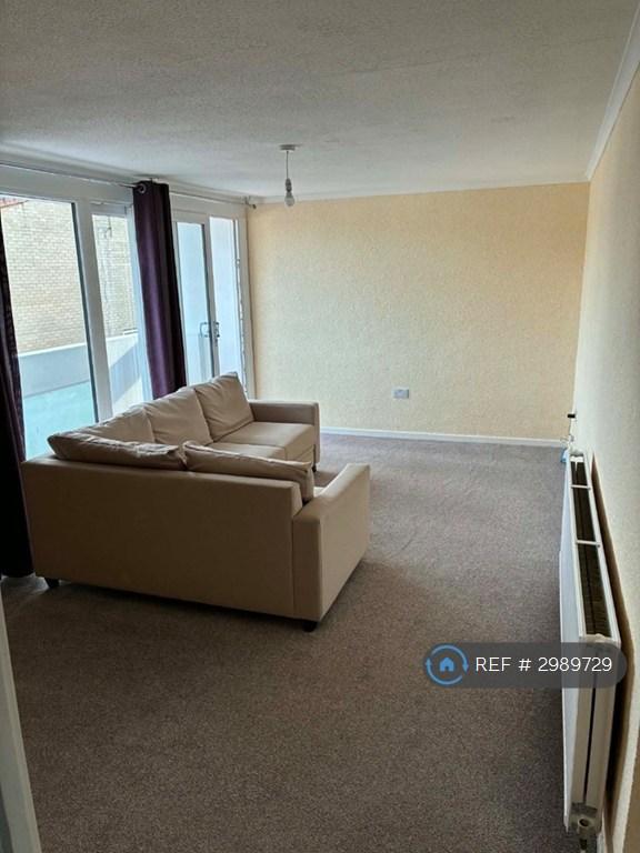 2 bedroom flat in Glenbervie Road, Grangemouth, FK3 (2 bed) (#2989729)