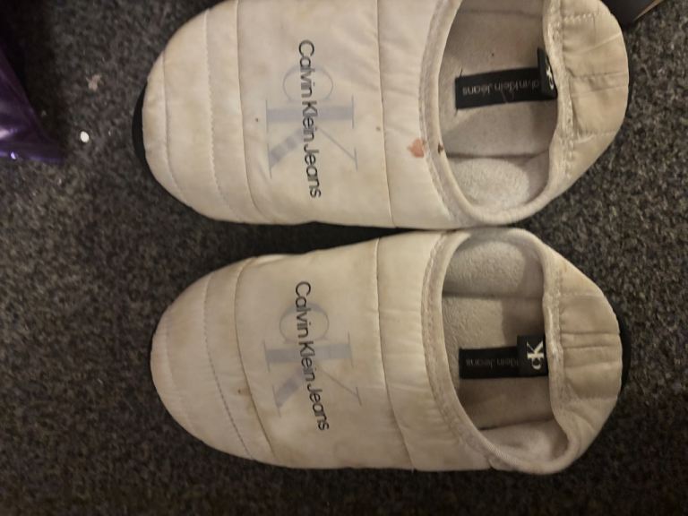 CK SLIPPERS WELL WORN (7)