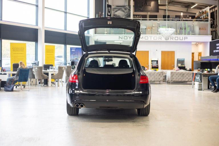 2015 Audi A4 2.0 TDI Ultra 163 SE Technik 5dr ESTATE DIESEL Manual