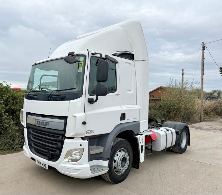 2015 DAF CF 85.400 TRACTOR UNIT AIR-CON 4X2 MANUAL GEARS SLEEPER CAB EURO-6 ULEZ
