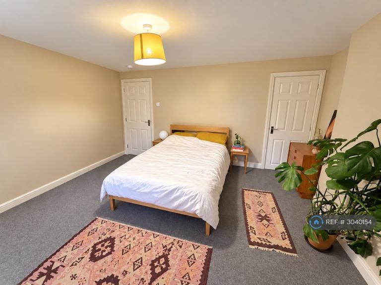 1 bedroom flat in Cheltenham Road, Bristol, BS6 (1 bed) (#3040154)