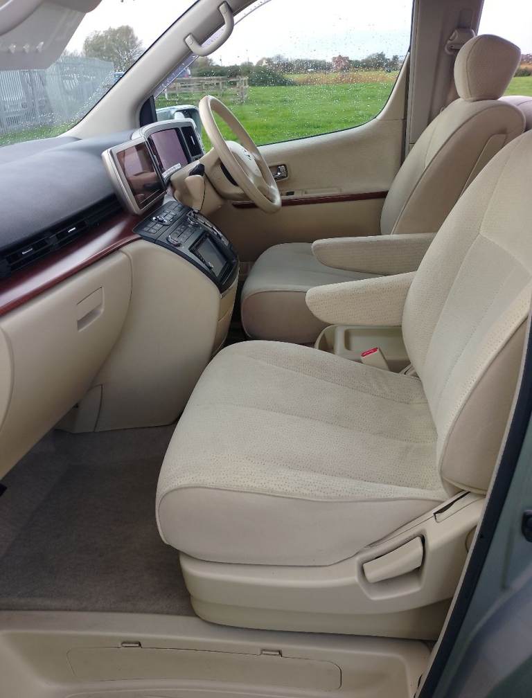 Nissan Elgrand camper, 2005, 2490 (cc)