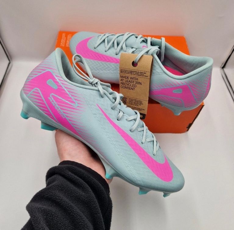 Nike Zoom Vapor 16 Academy Men’s Football Boots Size UK 9 Brand New 