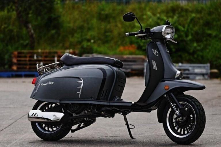 ROYAL ALLOY GT 125cc A Modern Classic Retro Automatic Moped Scooter