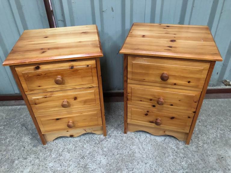 (A) Pair of Pine 3 Drawer Bedside Caninets