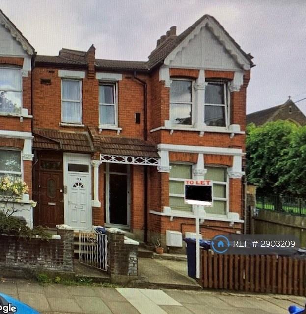 2 bedroom flat in Algernon Road, Hendon, NW4 (2 bed) (#2903209)