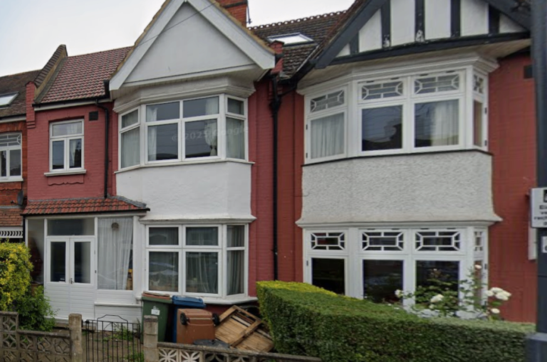 Ensuite Room Available in Drury road HA1 4BW for DSS / Universal Credit