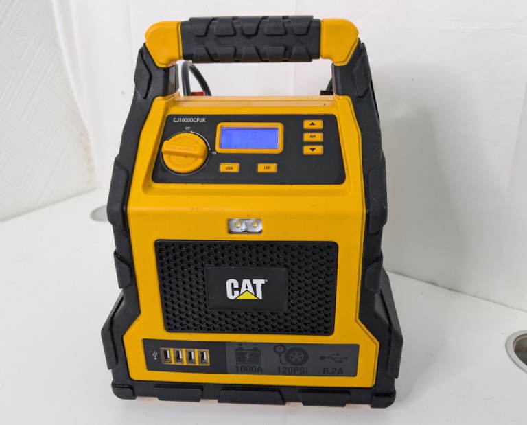CATAPILLAR CAR JUMP START PACK 12 VOLT POWER PACK 