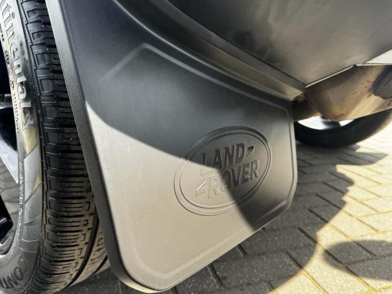 2023 Land Rover Defender 3.0 D250 Hard Top SE Auto PANEL VAN DIESEL Automatic