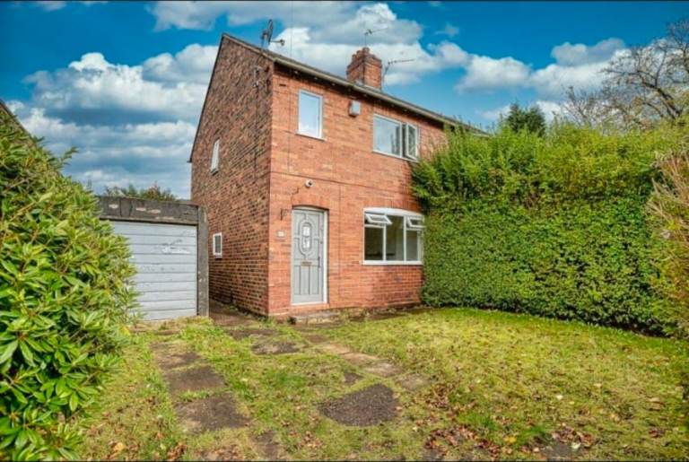 3 bedroom semi-detached house 