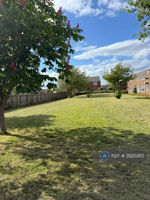 1 bedroom flat in Lake Road, Hadston, Morpeth, NE65 (1 bed) (#2820280)