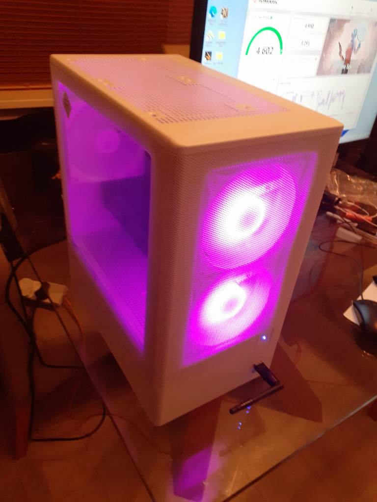 Gaming PC with Ryzen 7 3700x, RX5500XT, 16GB RAM, 512GB SSD