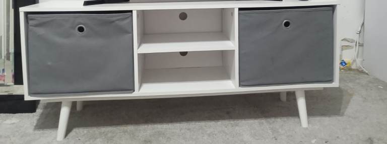 MOVING OUT TODAY.Selling many household essentials