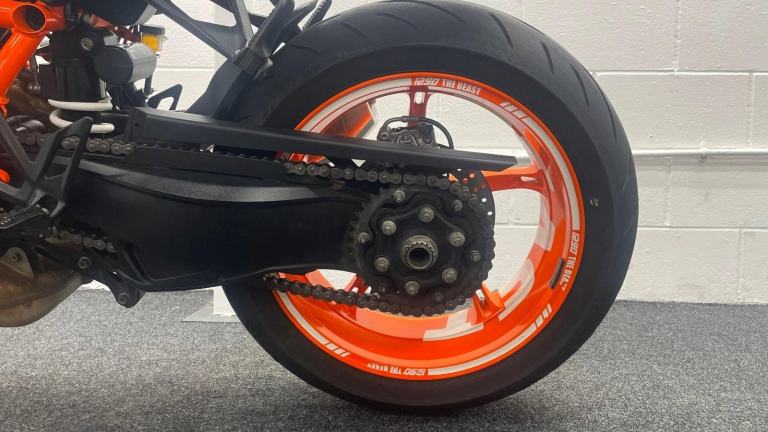 KTM 1290 SUPERDUKE R ** ONE OWNER - TAIL TIDY - JUNE 26 MOT **