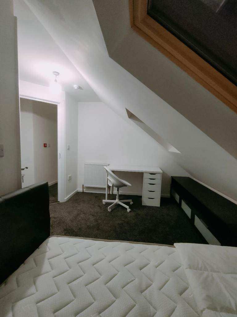 Spacious & Cosy Ensuite Room for Rent in - B29 5DD