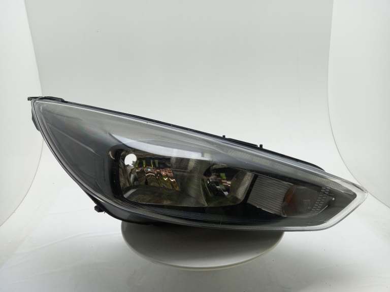 Ford Focus Headlamp Headlight O/S 2014-2018 5 Door Hatchback Rh 1717361