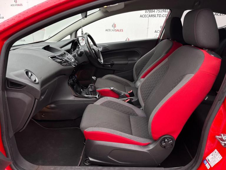 2015 Ford Fiesta 1.0 EcoBoost 140 Zetec S Red 3dr HATCHBACK PETROL Manual