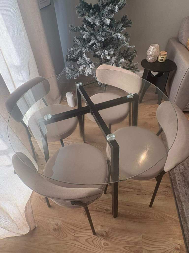 dining room table and chairs