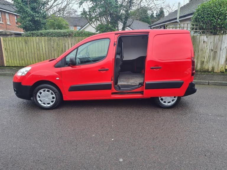 Bright Red 2012 Peugeot Partner Hdi Diesel 1560cc Face Lift Model Mot Until January 2027 