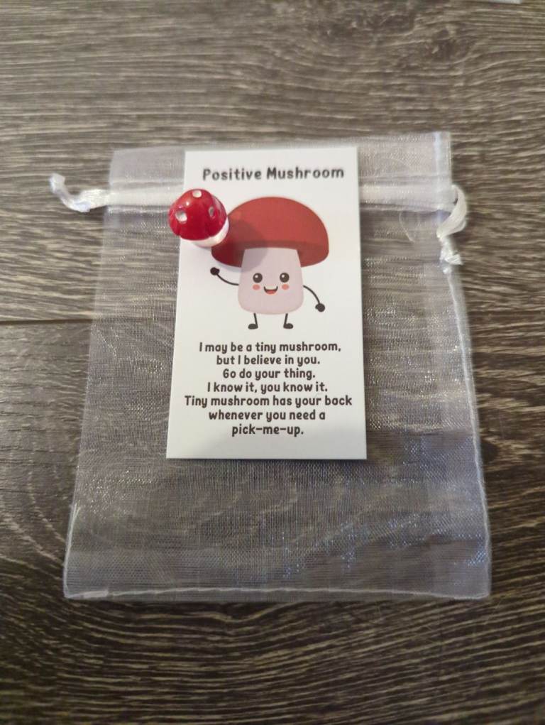 Pocket hug card