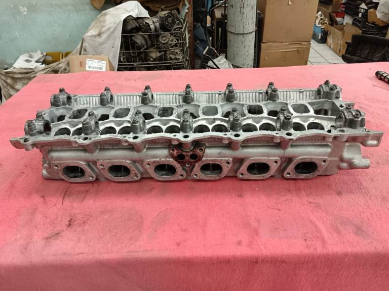 Right cylinder head Ferrari Testarossa