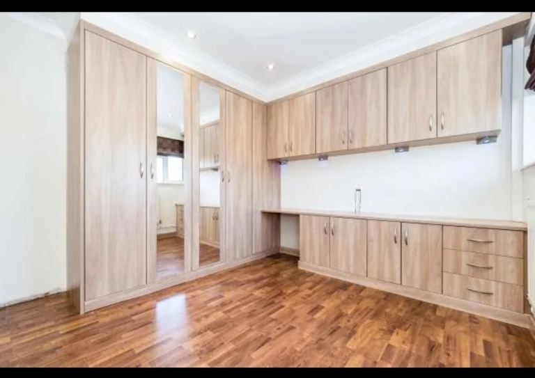 BIG DOUBLE ROOM TO RENT