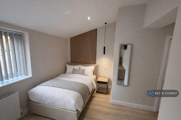 1 bedroom in Hunters Way, Stoke-On-Trent, ST4 (#2734407)