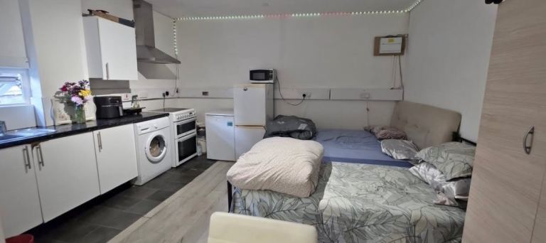  Studio flat in Hounslow