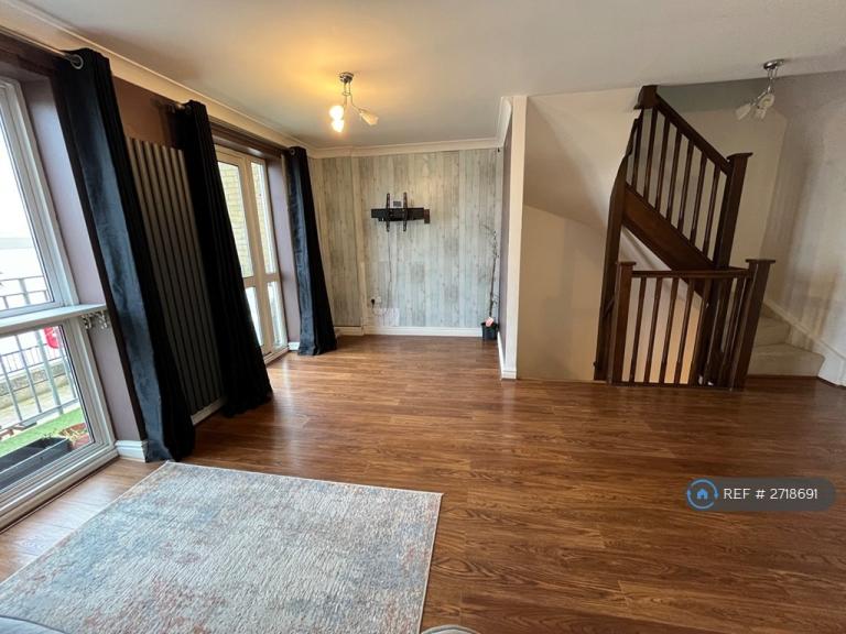 4 bedroom house in Wharfside Close, Erith, DA8 (4 bed) (#2718691)